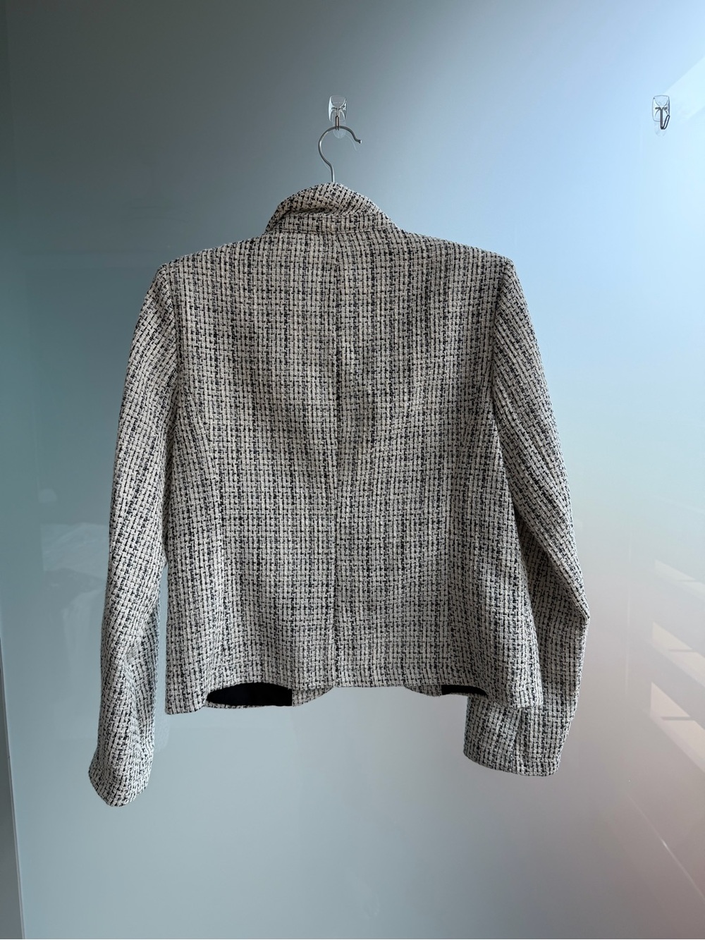 Amanda & Chelsea Summer Knit Blazer - Picture 5 of 5
